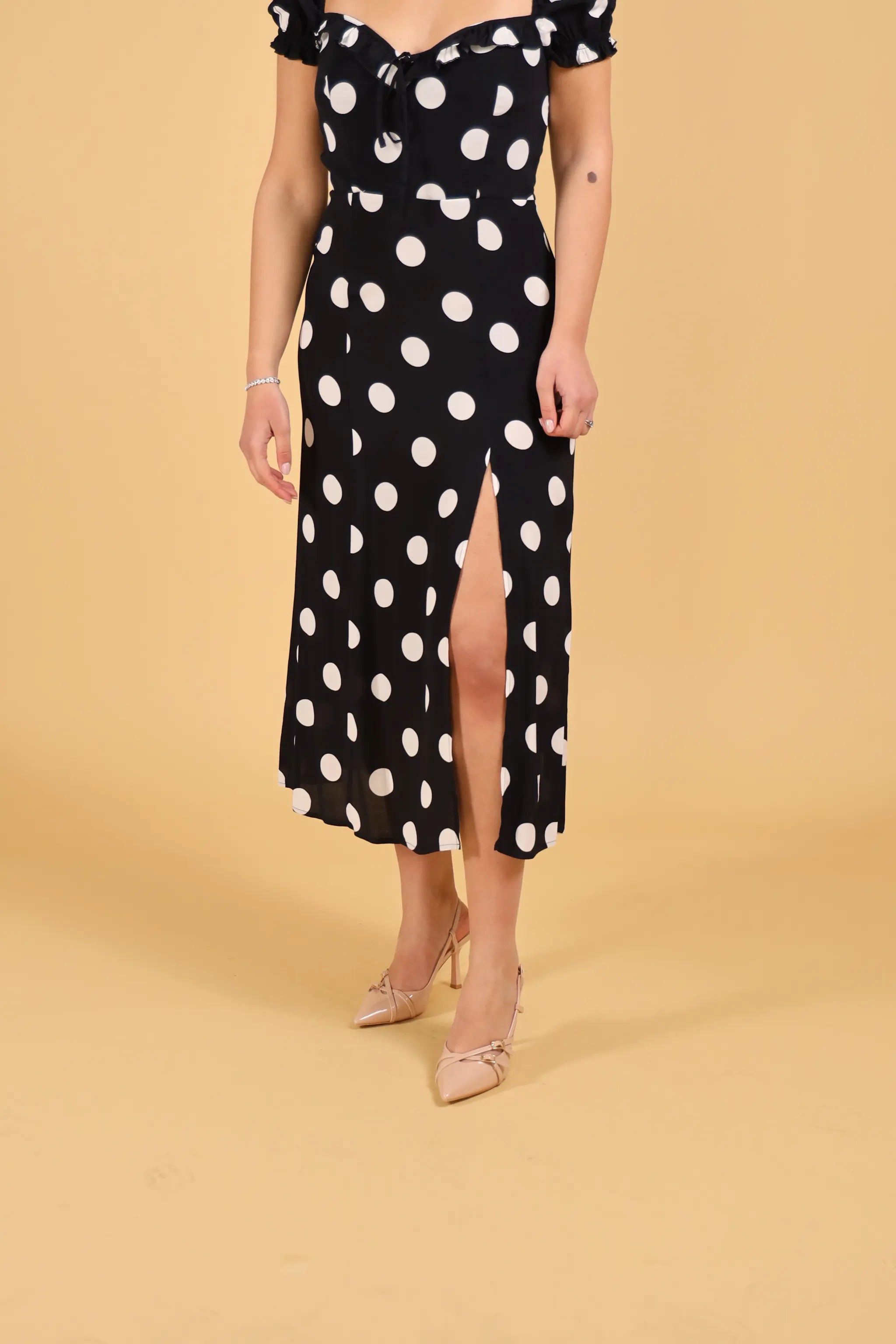 MAR DE MARGARITAS-NIKITA ABITO POIS