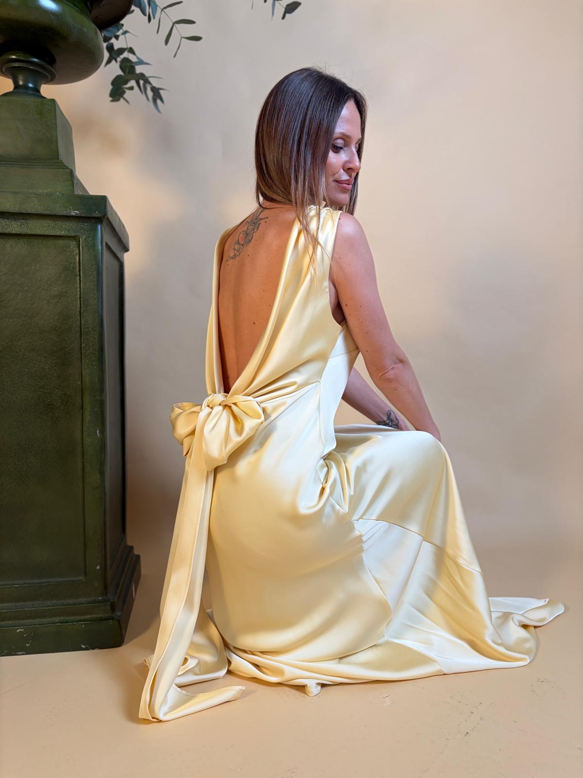 MAISON REBECCA-ABITO LUNGO LOHANA GIALLO