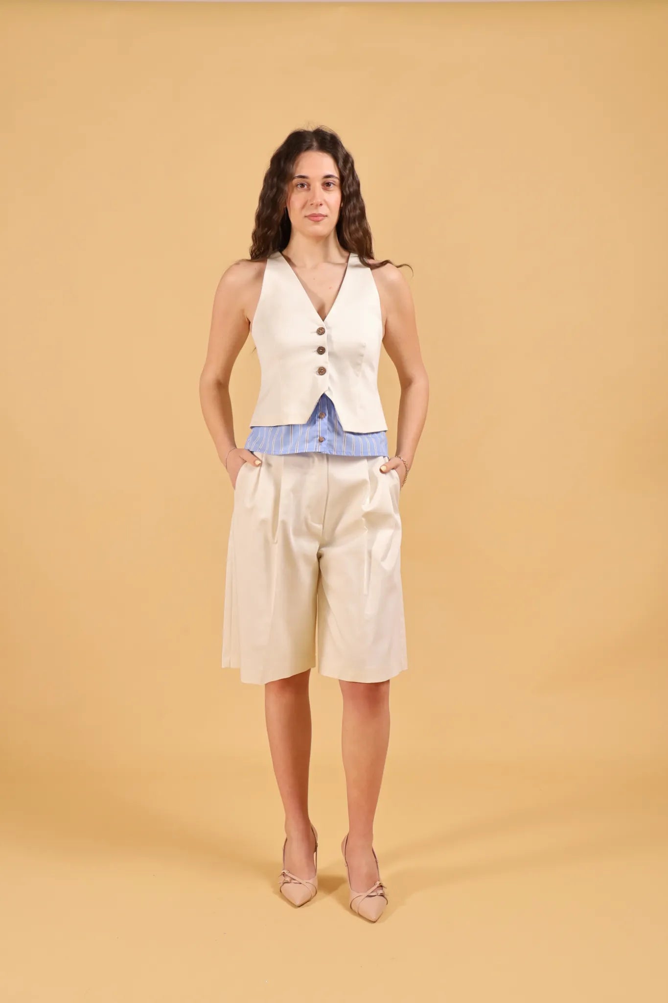 MAISON REBECCA-TAILLEUR BERMUDA E GILET AVORIO