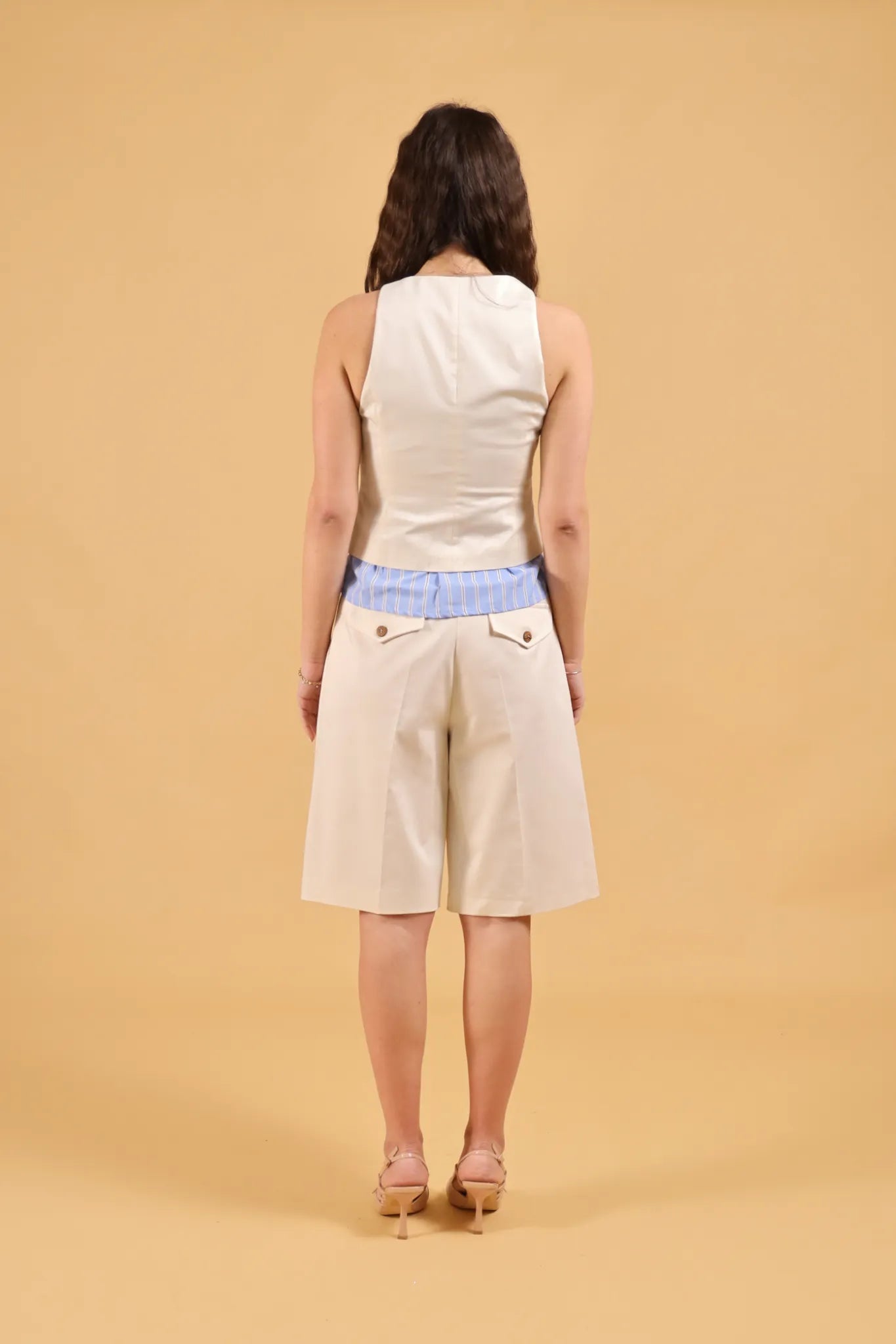 MAISON REBECCA-TAILLEUR BERMUDA E GILET AVORIO
