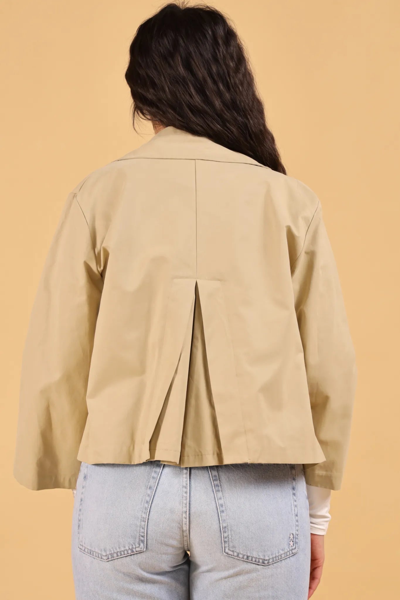 DELLE-TRENCH CORTO