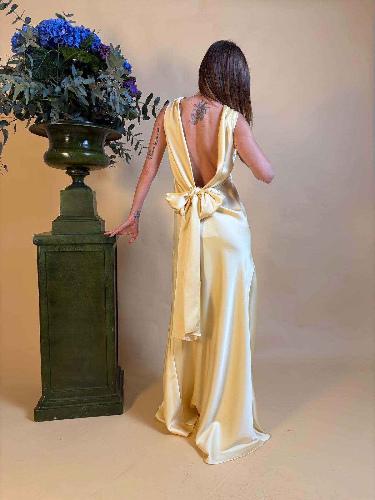 MAISON REBECCA-ABITO LUNGO LOHANA GIALLO