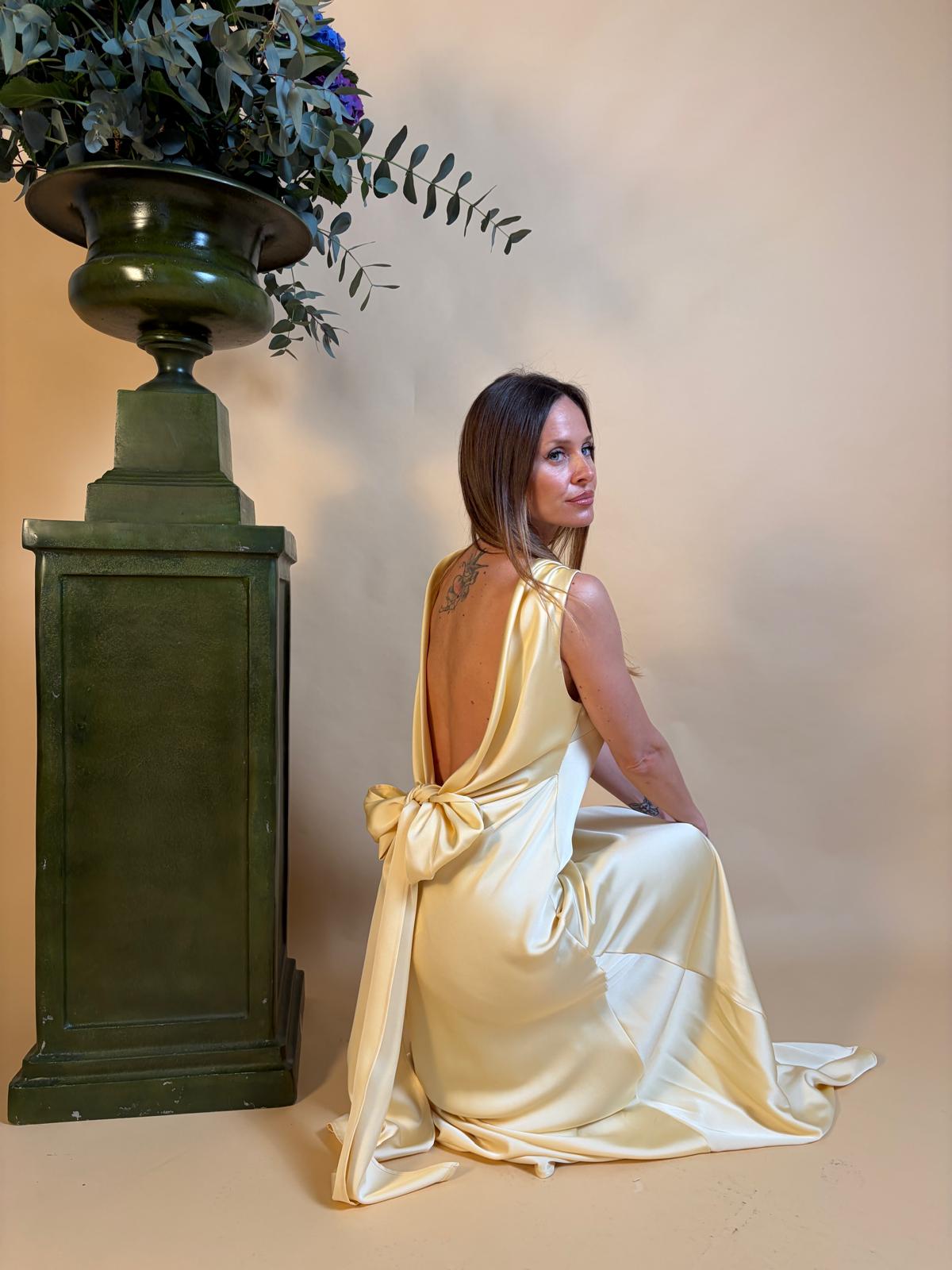 MAISON REBECCA-ABITO LUNGO LOHANA GIALLO